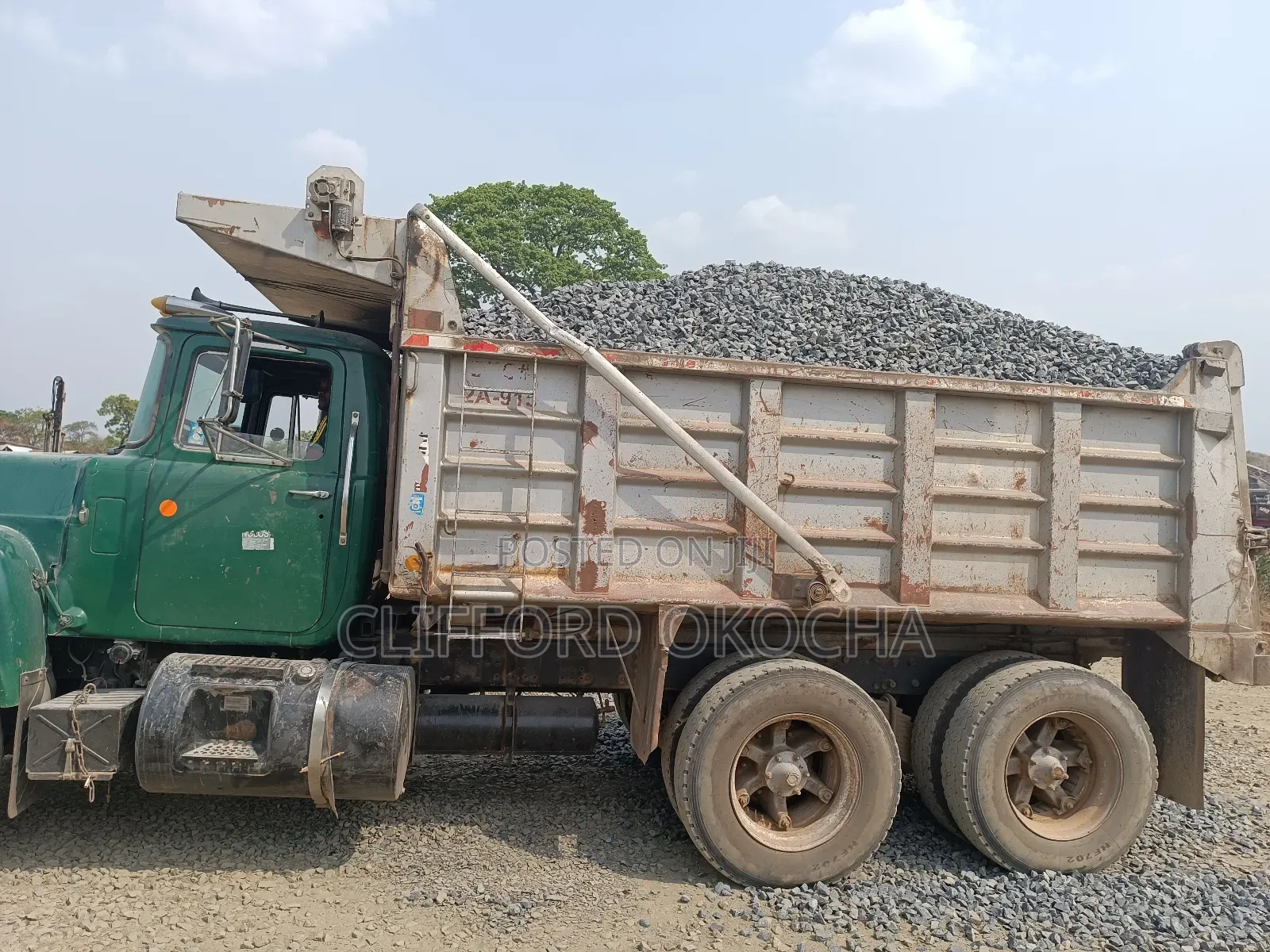 Black Iron Chippings Granite