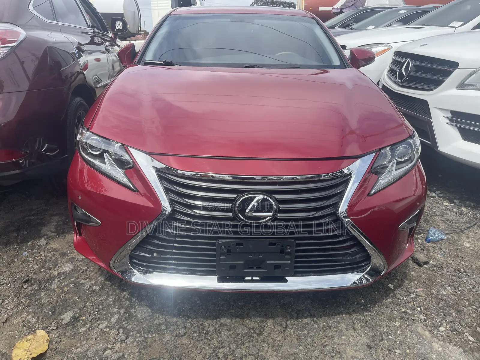Lexus ES 2015 Red