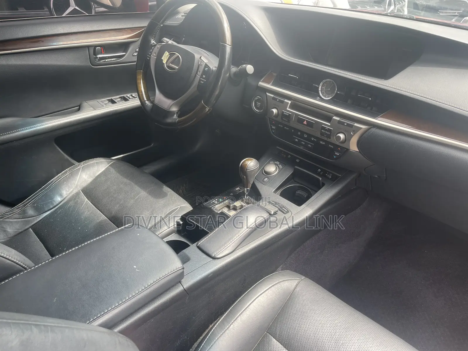 Lexus ES 2015 Red