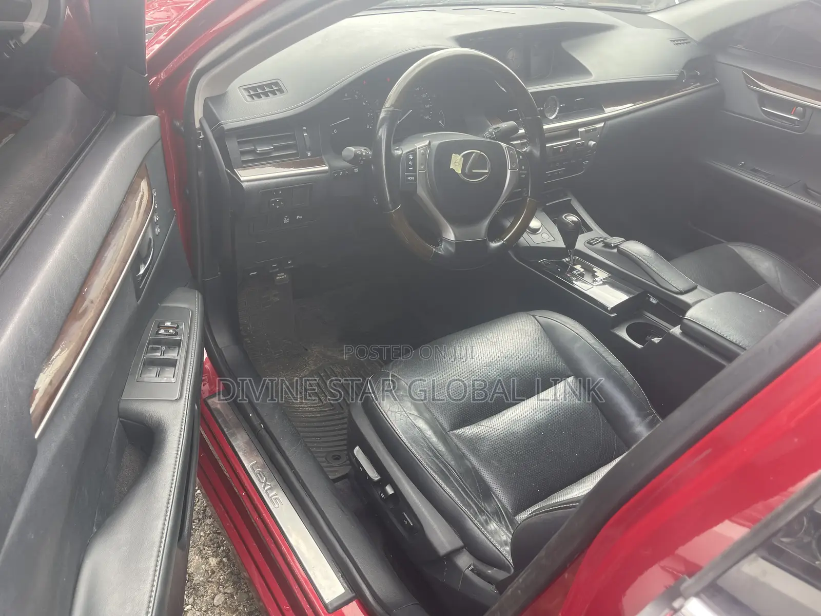 Lexus ES 2015 Red