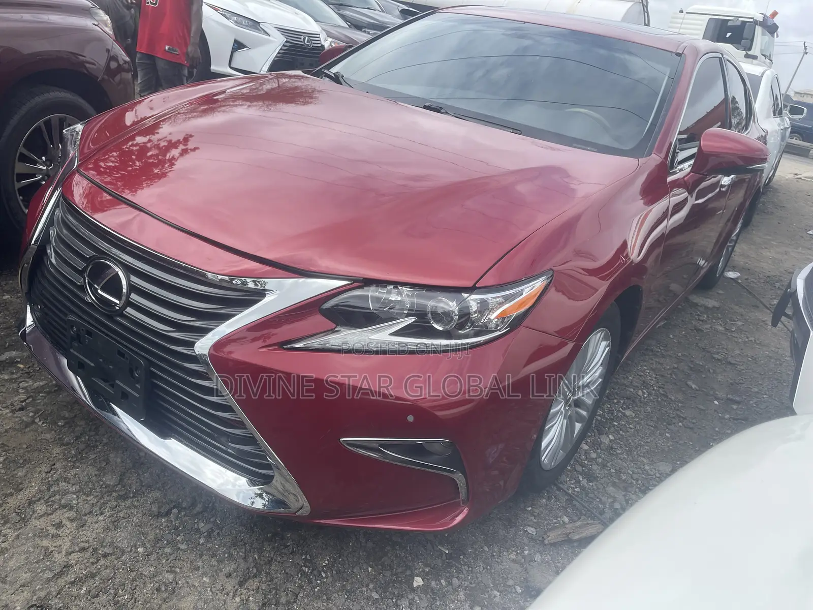 Lexus ES 2015 Red