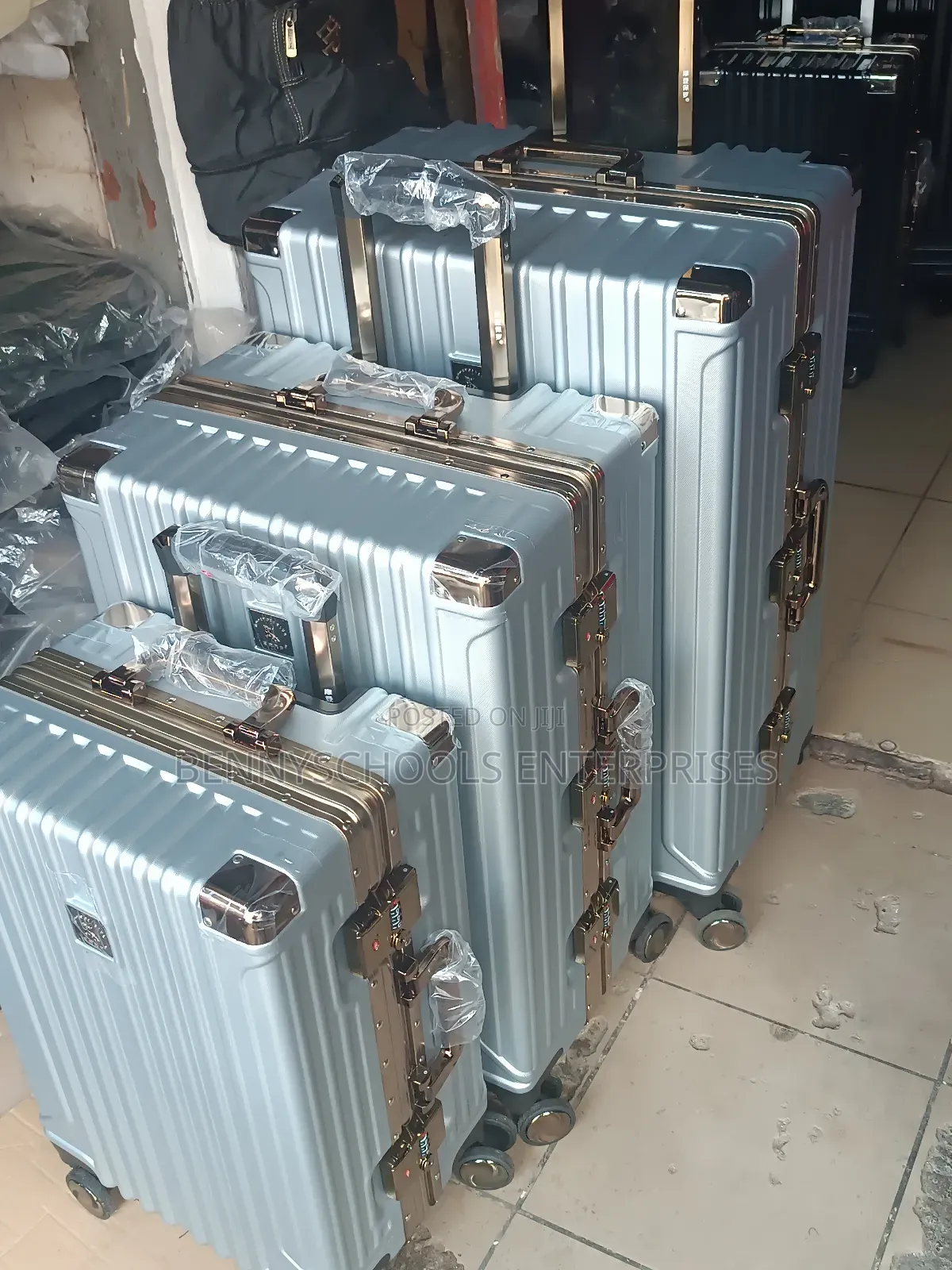 Set of 3 Silver Gold Aluminium Travelling Luggage Boxes