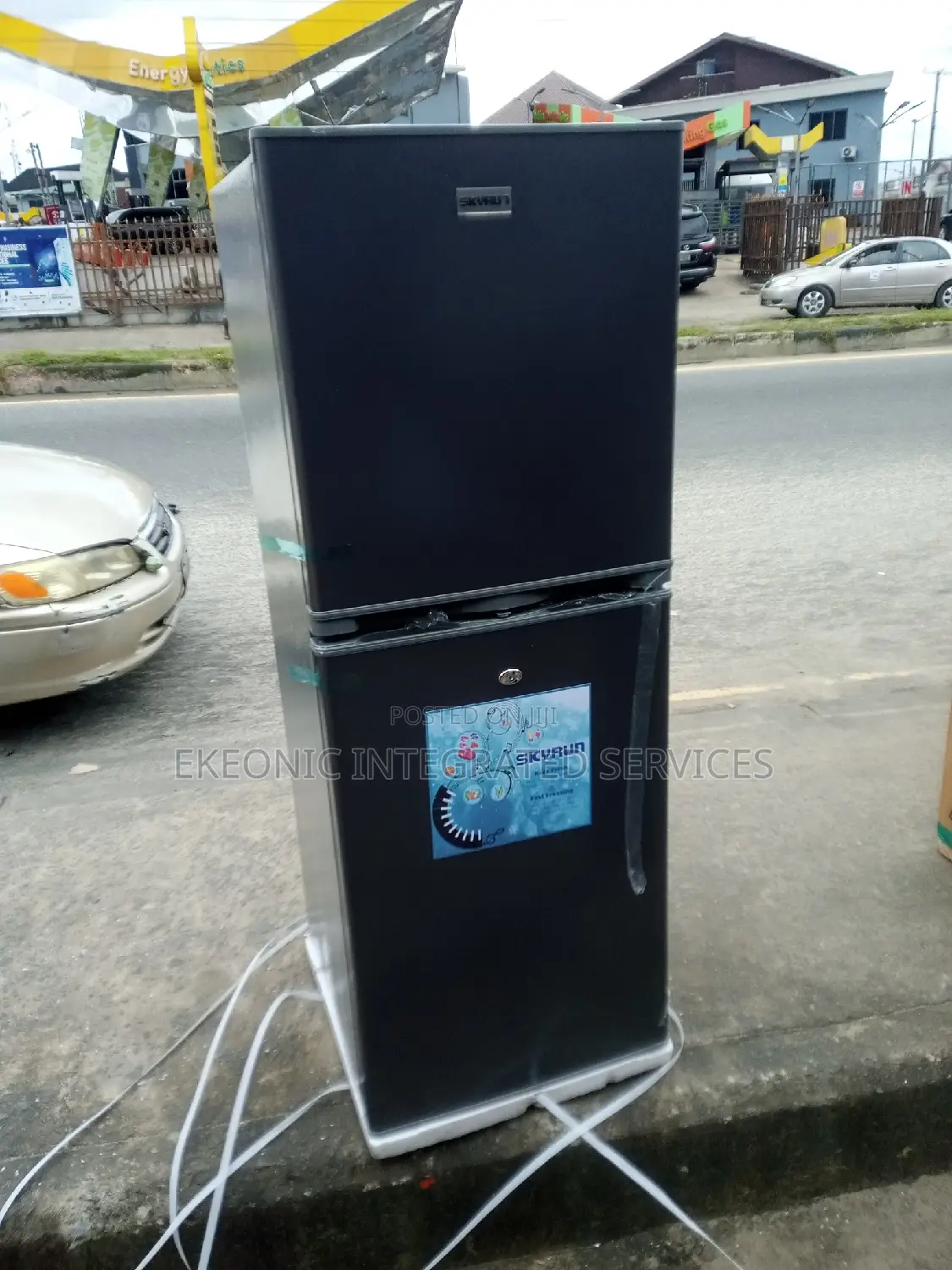 Skyrun Refrigerator With Top Freezer