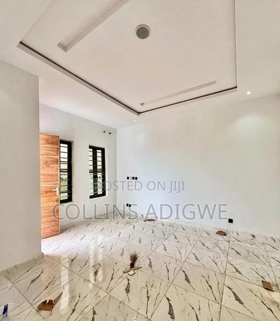 3bdrm Duplex in Metro By Abraham for sale