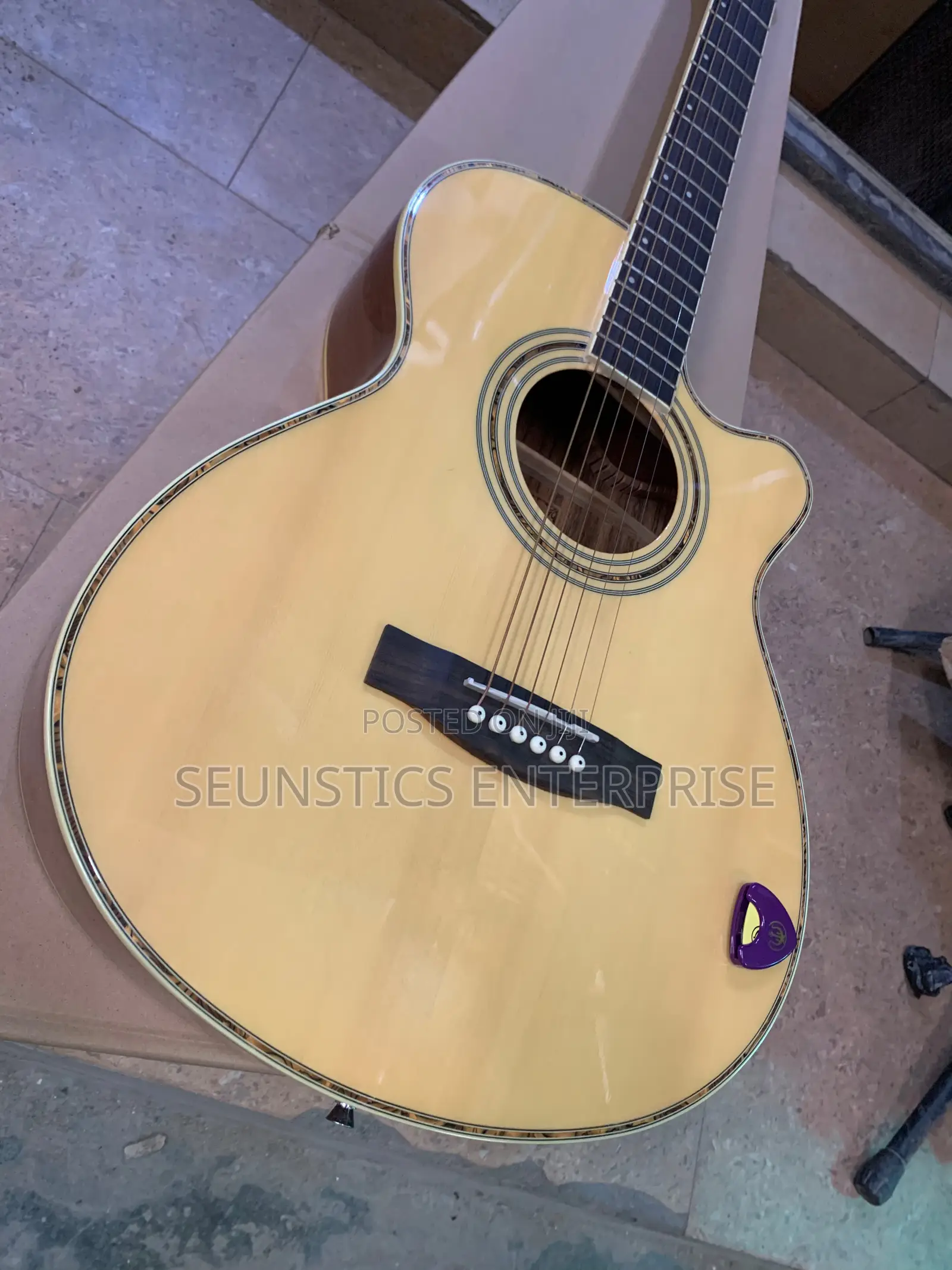 Quality Obong Pure Acoustic Guitar