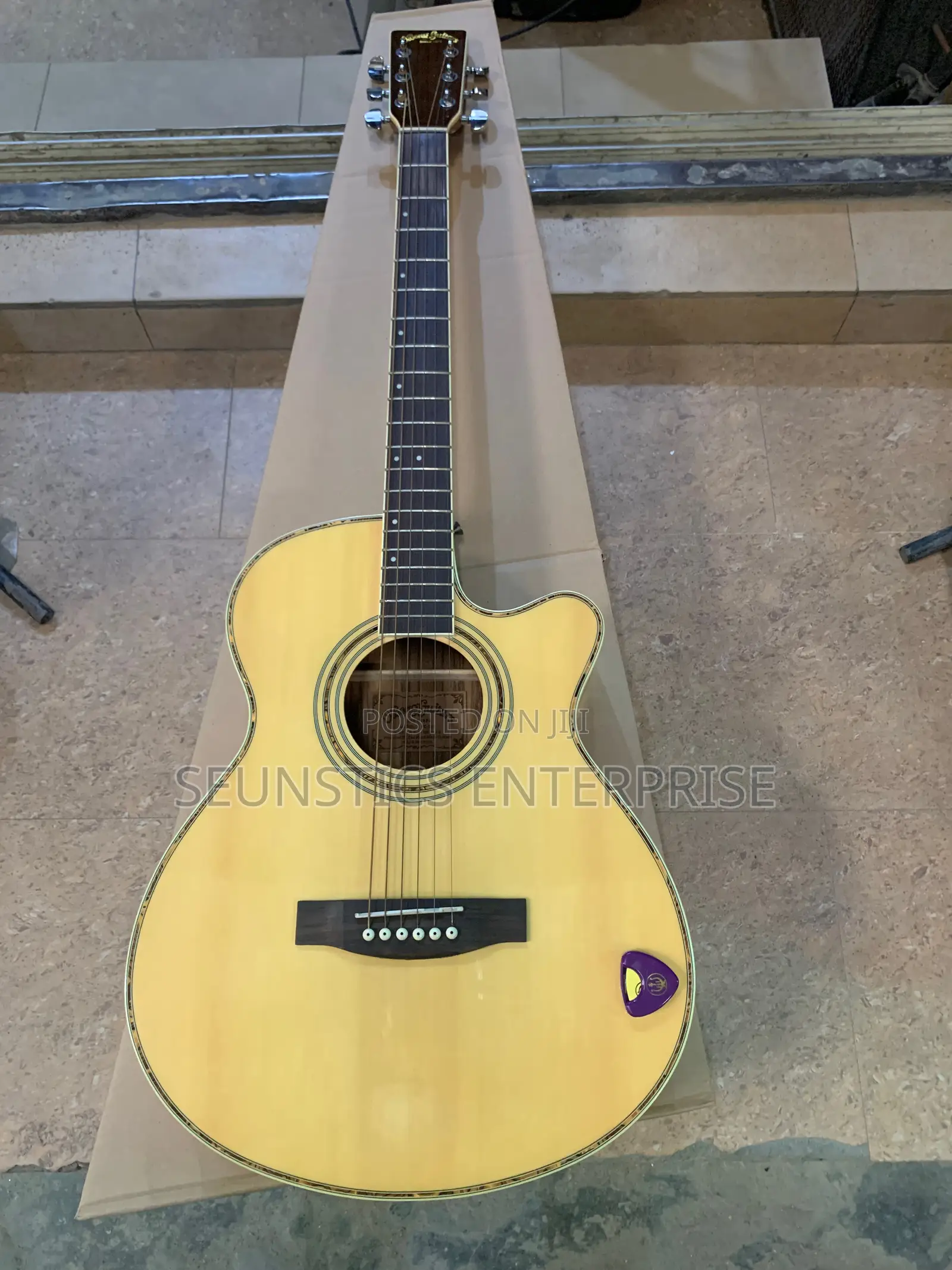 Quality Obong Pure Acoustic Guitar