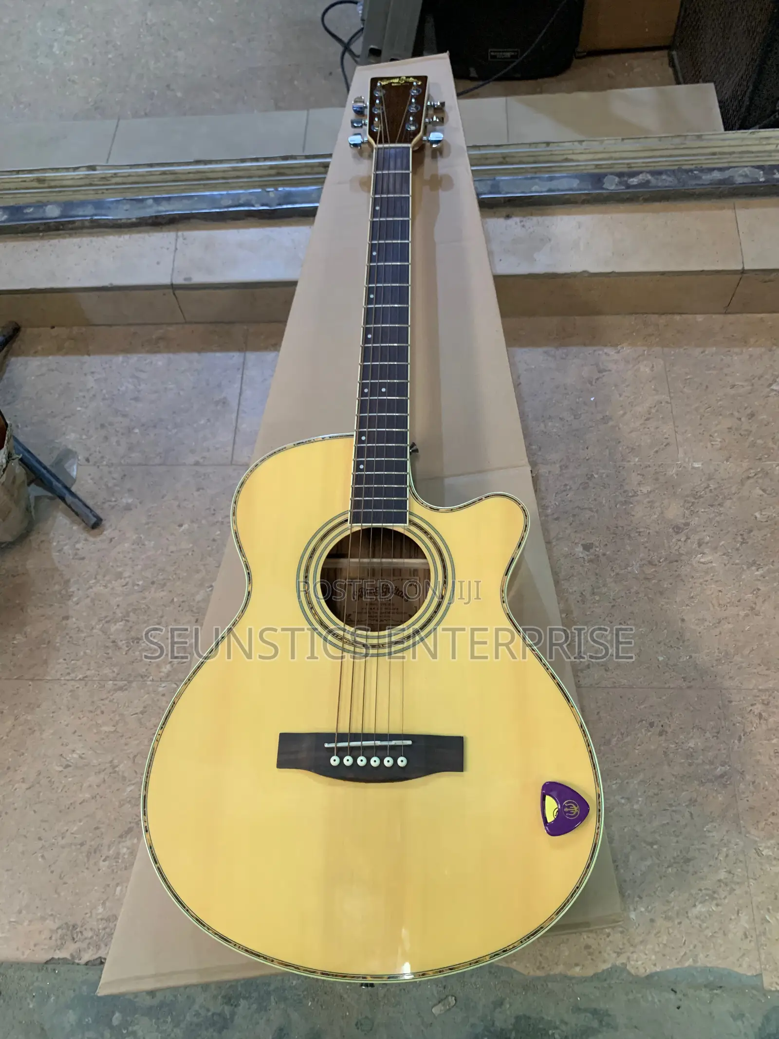 Quality Obong Pure Acoustic Guitar