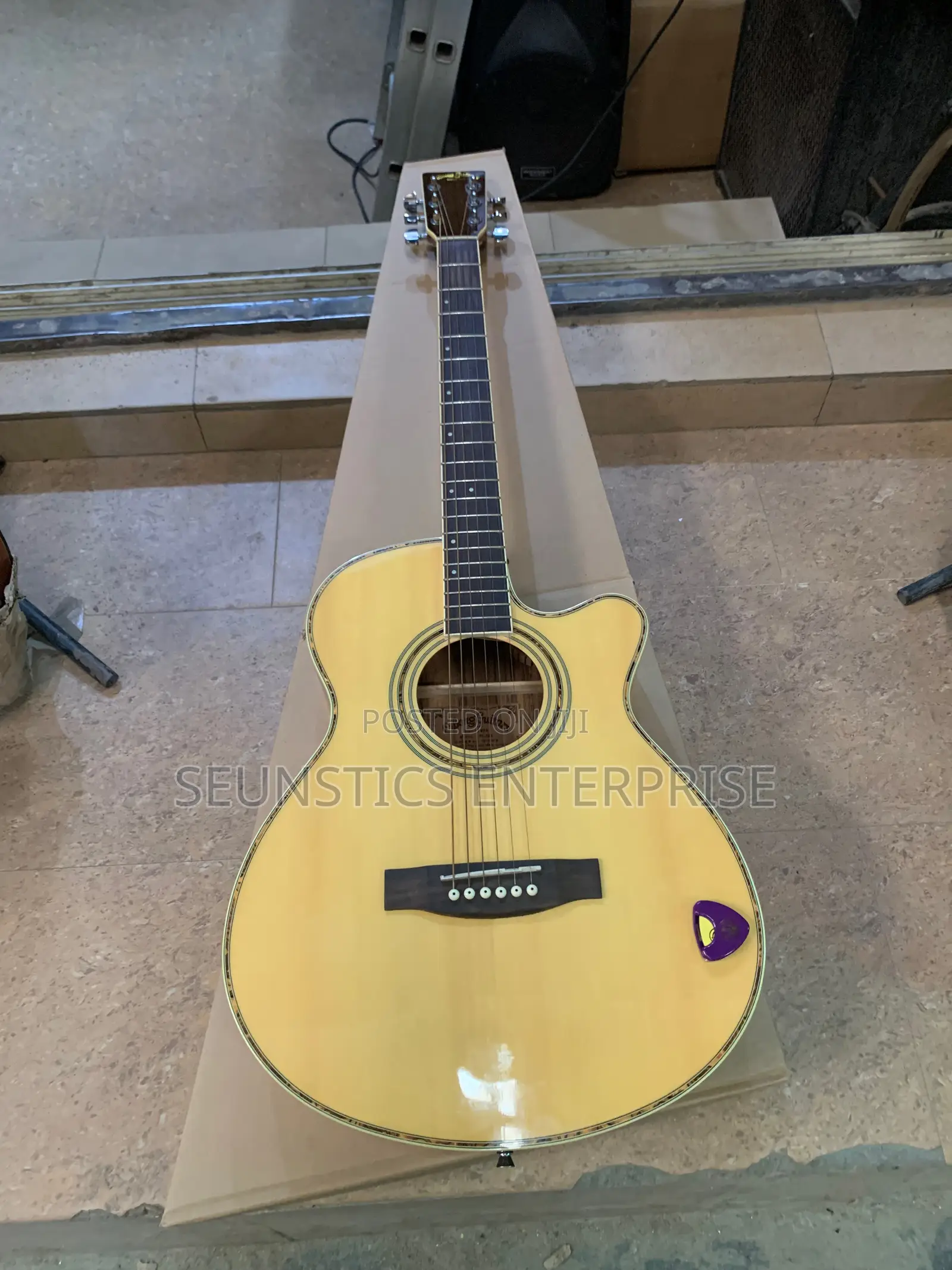 Quality Obong Pure Acoustic Guitar