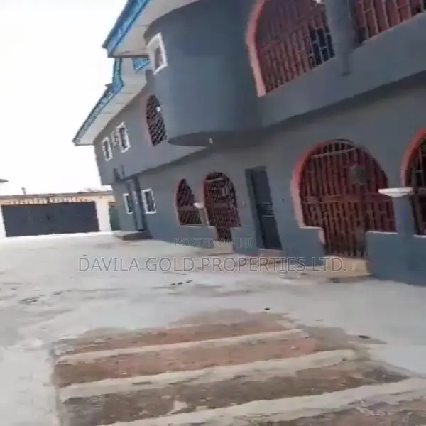 18bdrm Block of Flats in Benin City for sale