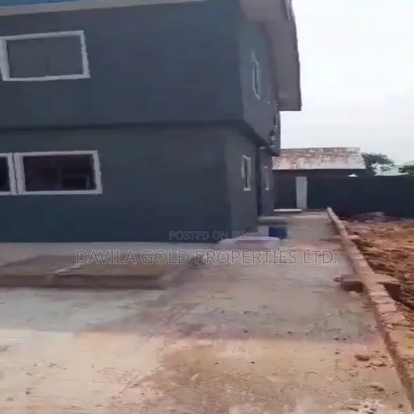 18bdrm Block of Flats in Benin City for sale