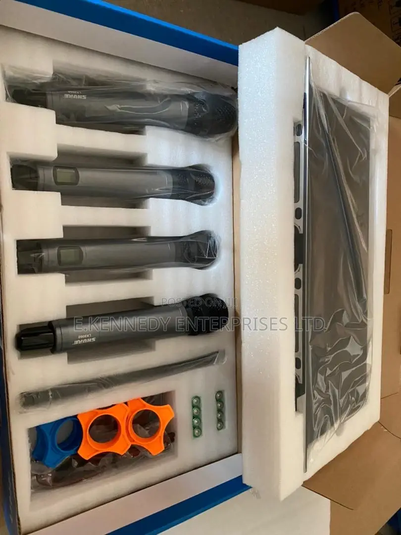 Professional Heavy Duty 4 Channels Shure Wireless Microphone