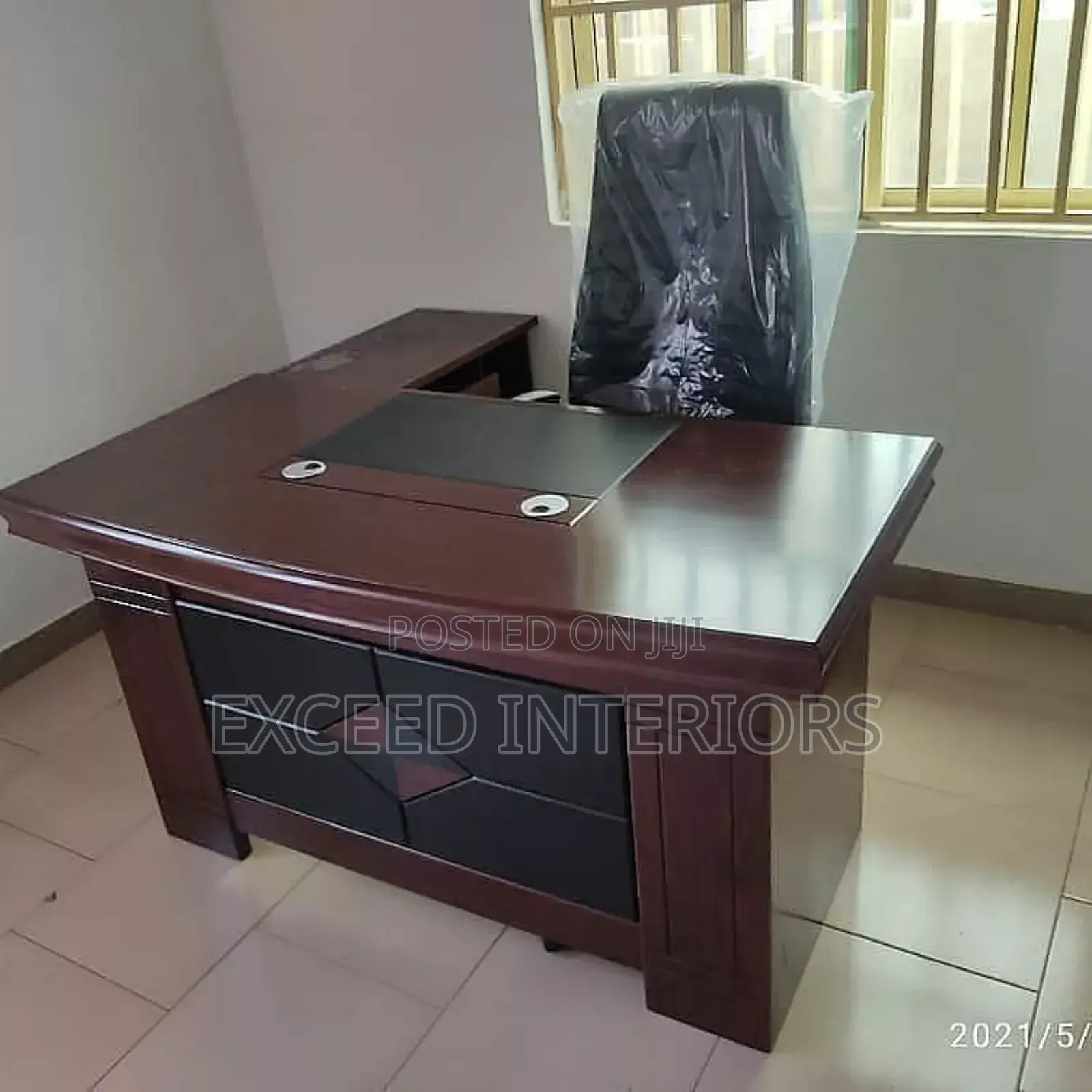 A Unique Quality Imported Office Table (1.4meter)