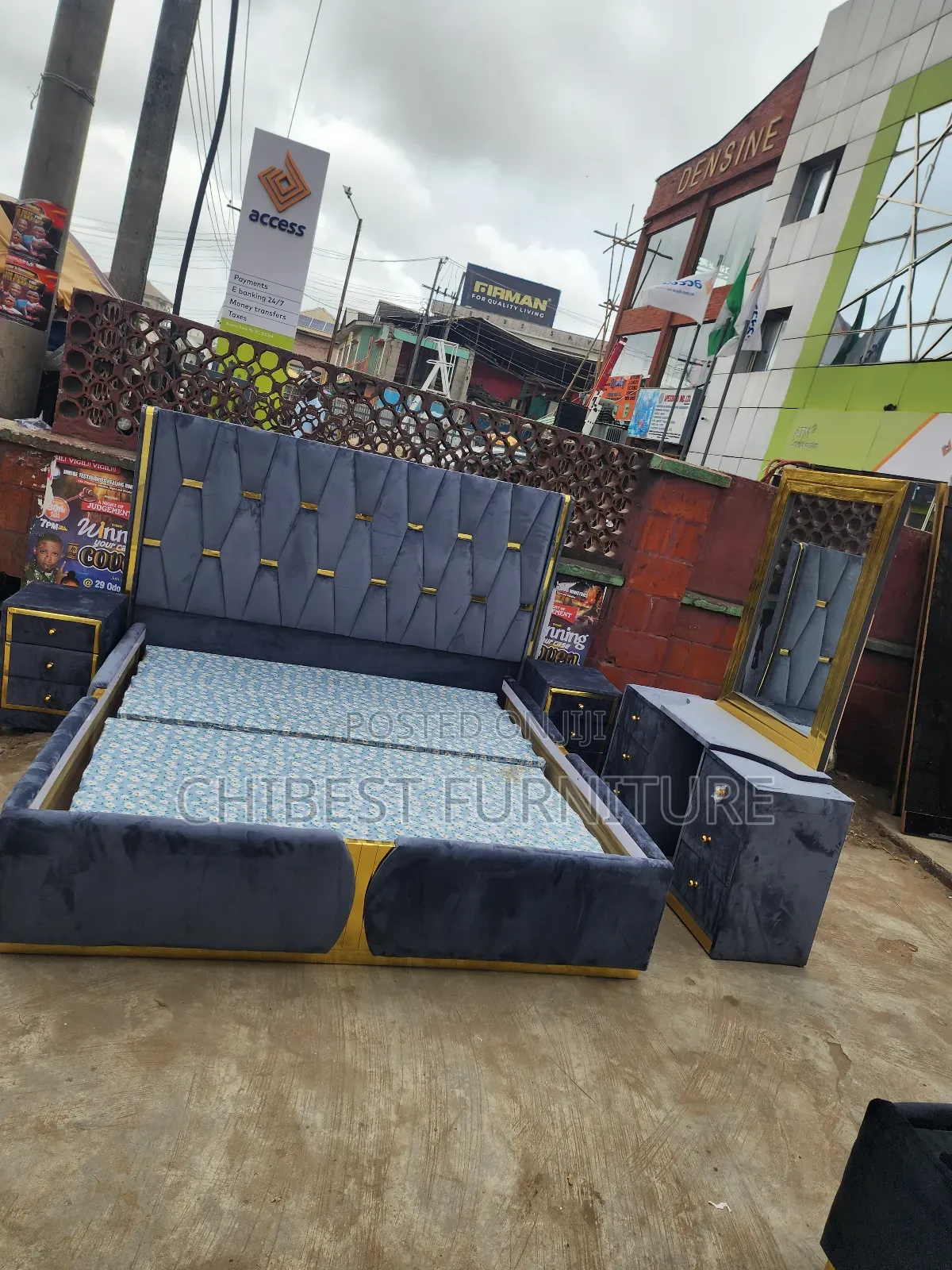 Quality 6by6 Complete Set of Upholstery Padded Bed
