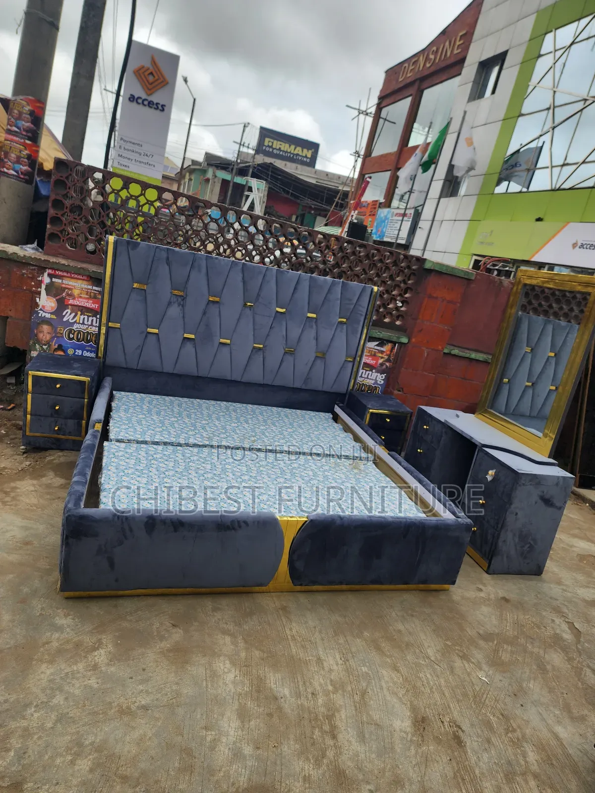Quality 6by6 Complete Set of Upholstery Padded Bed