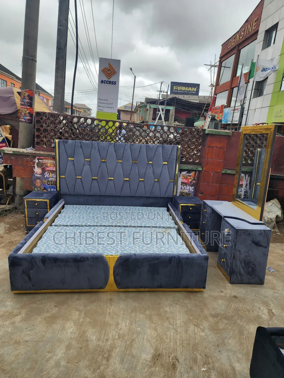 Quality 6by6 Complete Set of Upholstery Padded Bed
