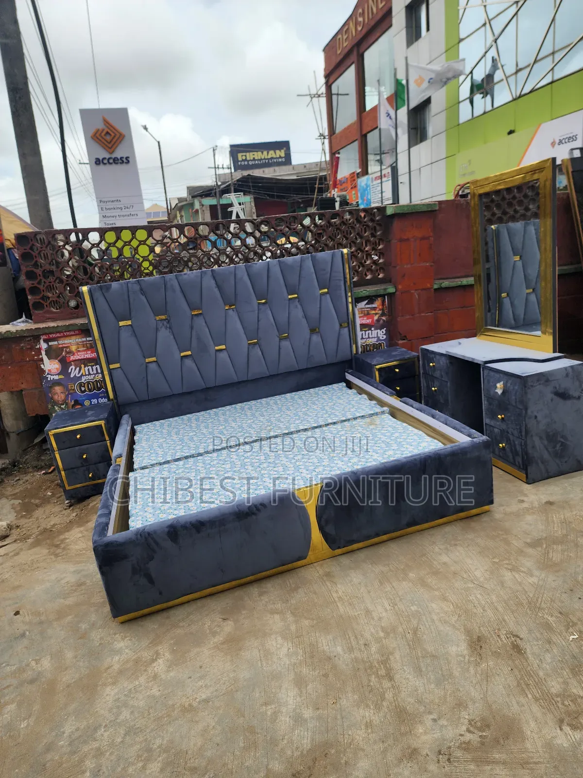 6by6 Complete Set of Upholstery Padded Bed
