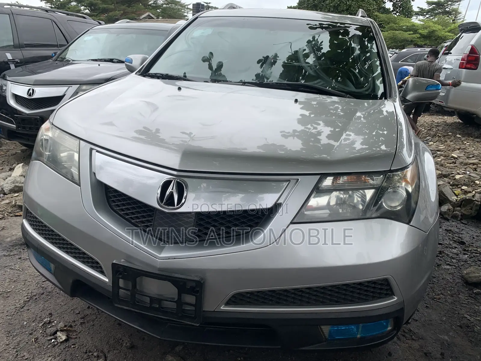 Acura MDX SUV 4dr AWD (3.7L 6cyl 6A) 2011 Silver