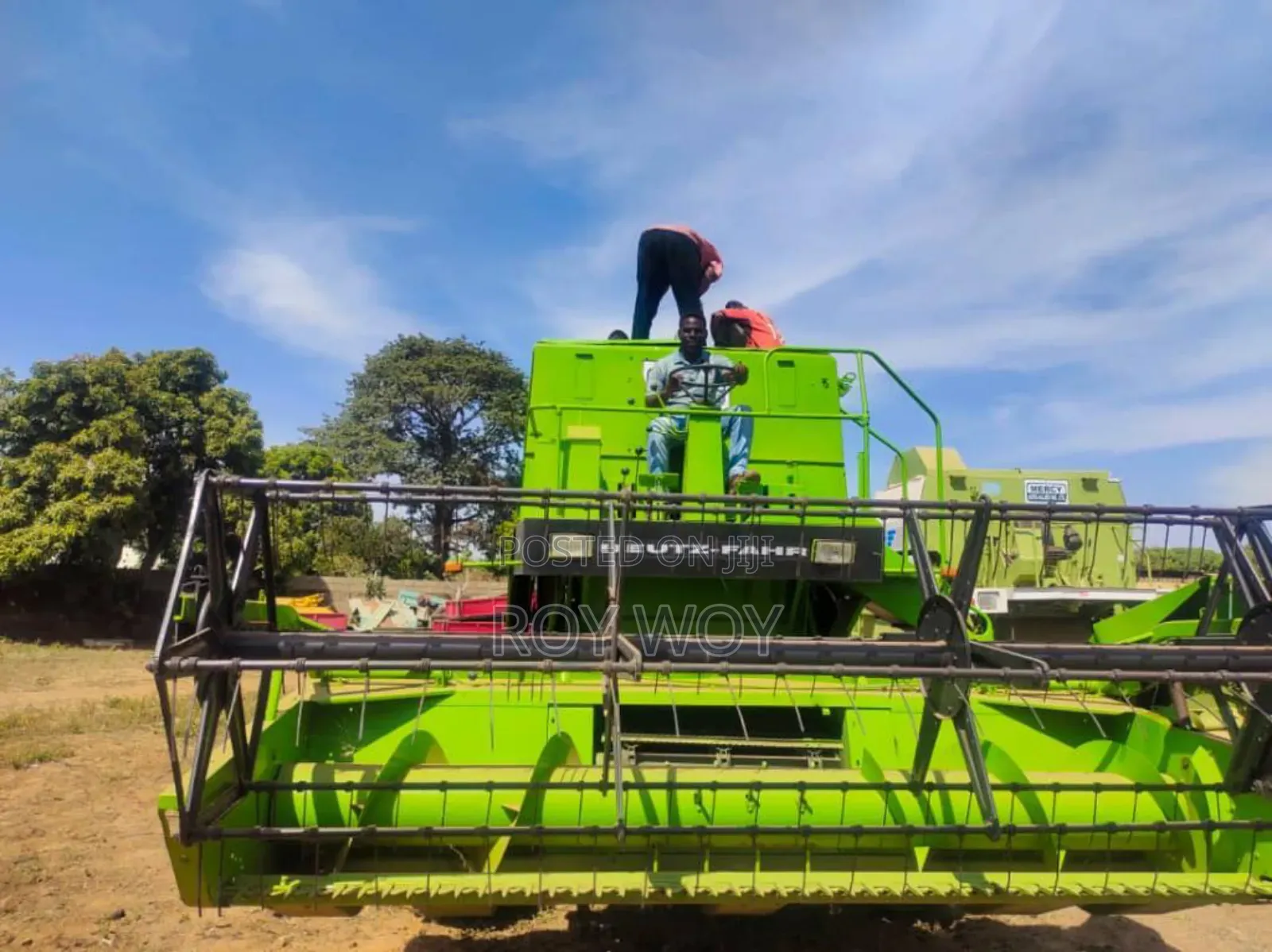 Combined Rice Harvester