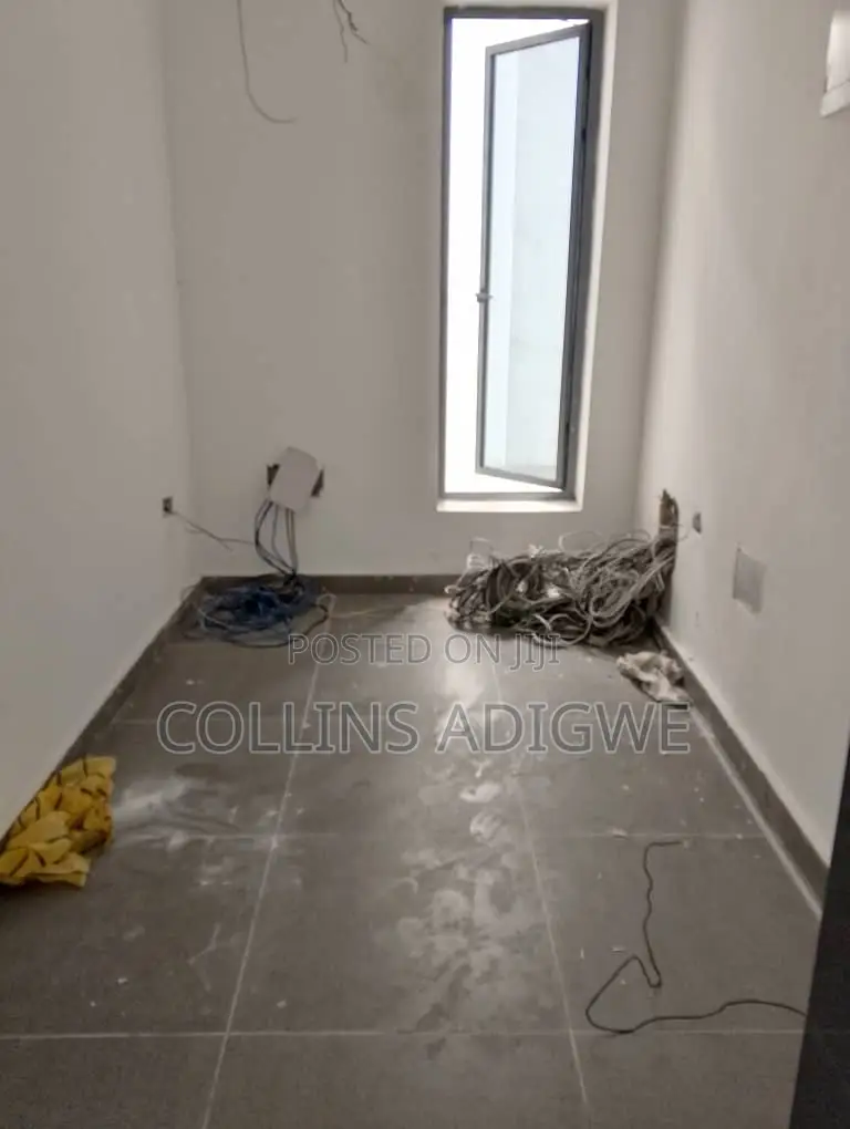 6bdrm Duplex in Lekki Please 1 Lagos for sale