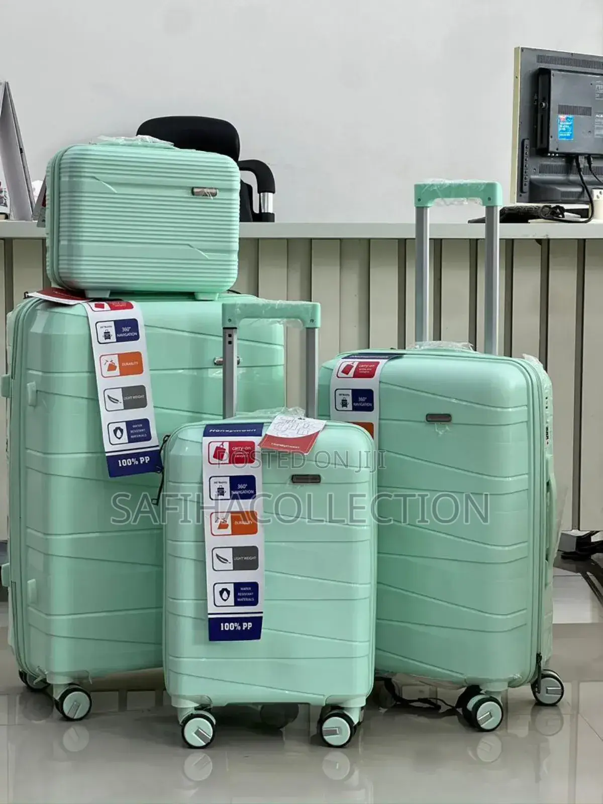 Set of 4 Plastic Luggages