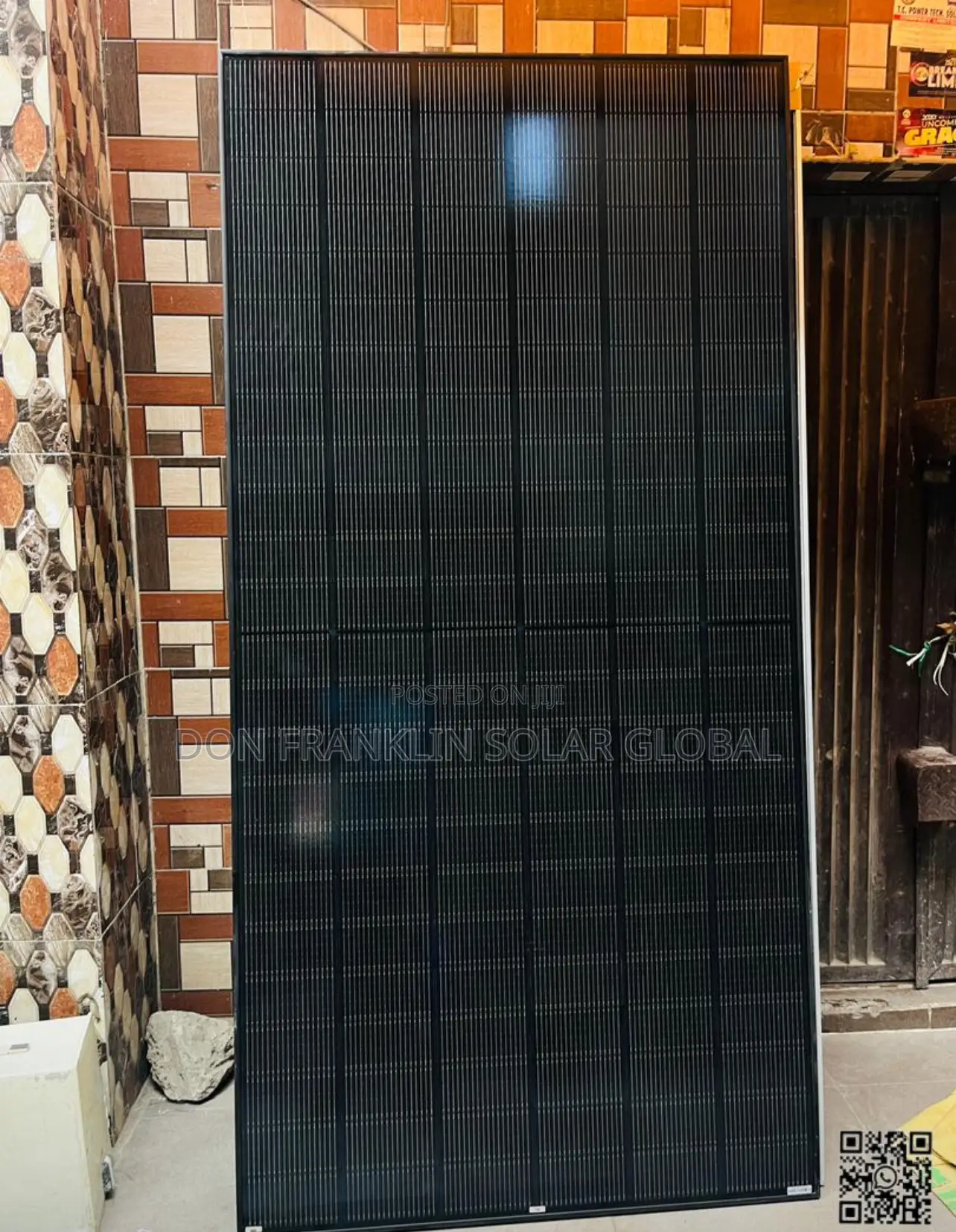 550watts Monocrystalline All Black Solar Panel
