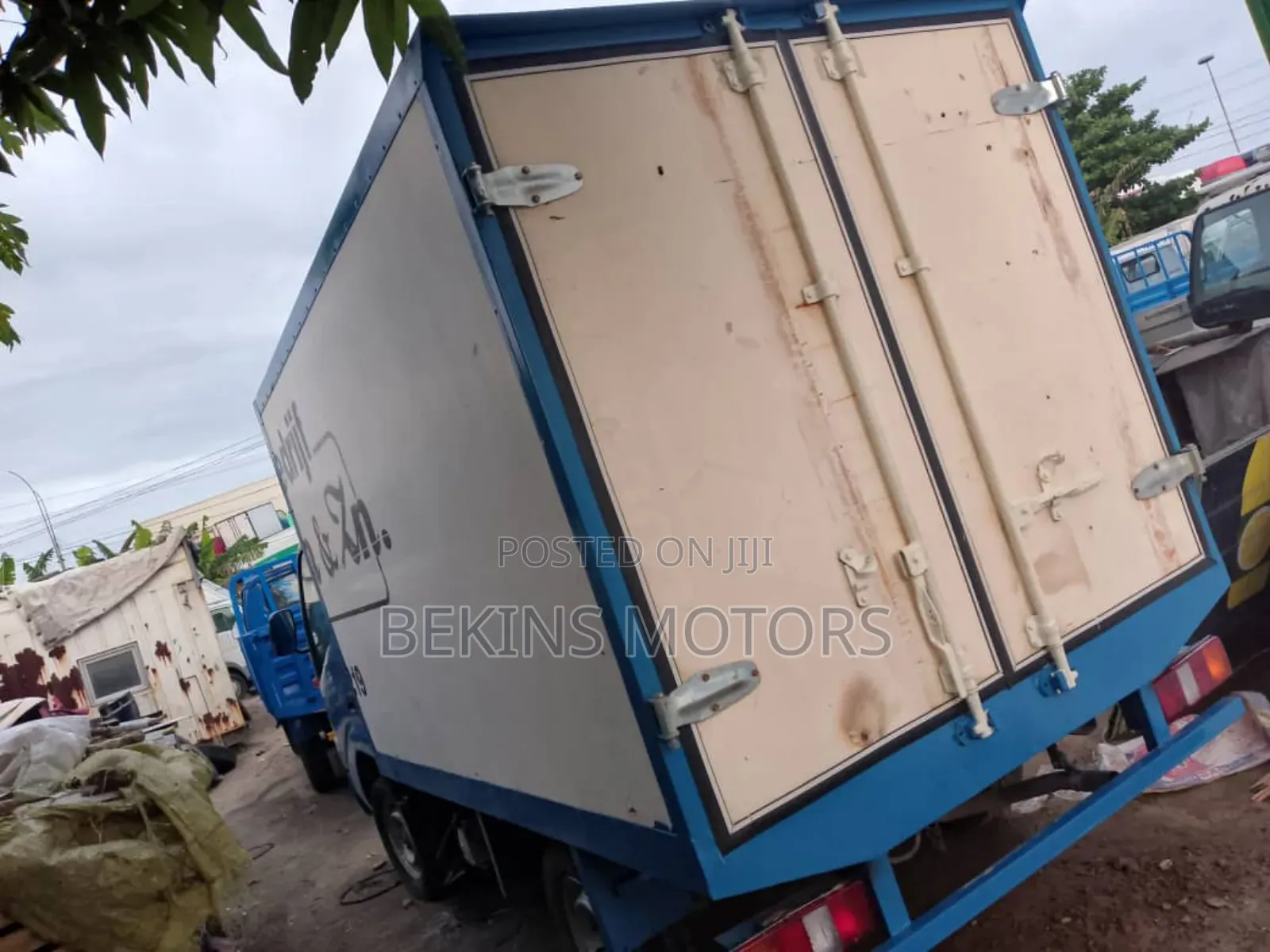 Foreign Used Toyota Cover Body Dyna