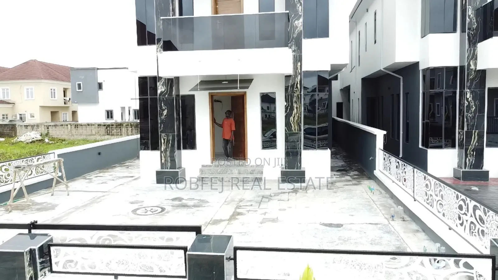 5bdrm House in Peace Gardens Estate, Sangotedo for sale