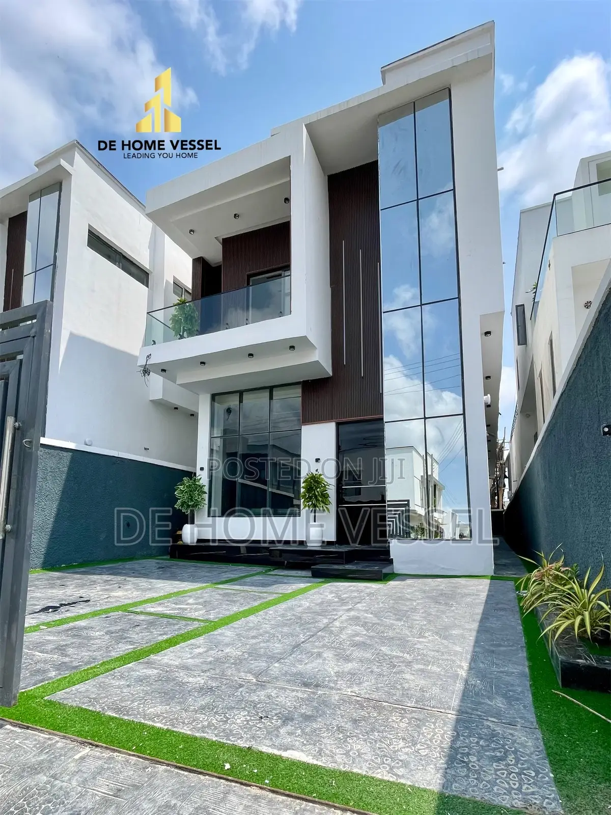 4bdrm Duplex in Lekki for sale