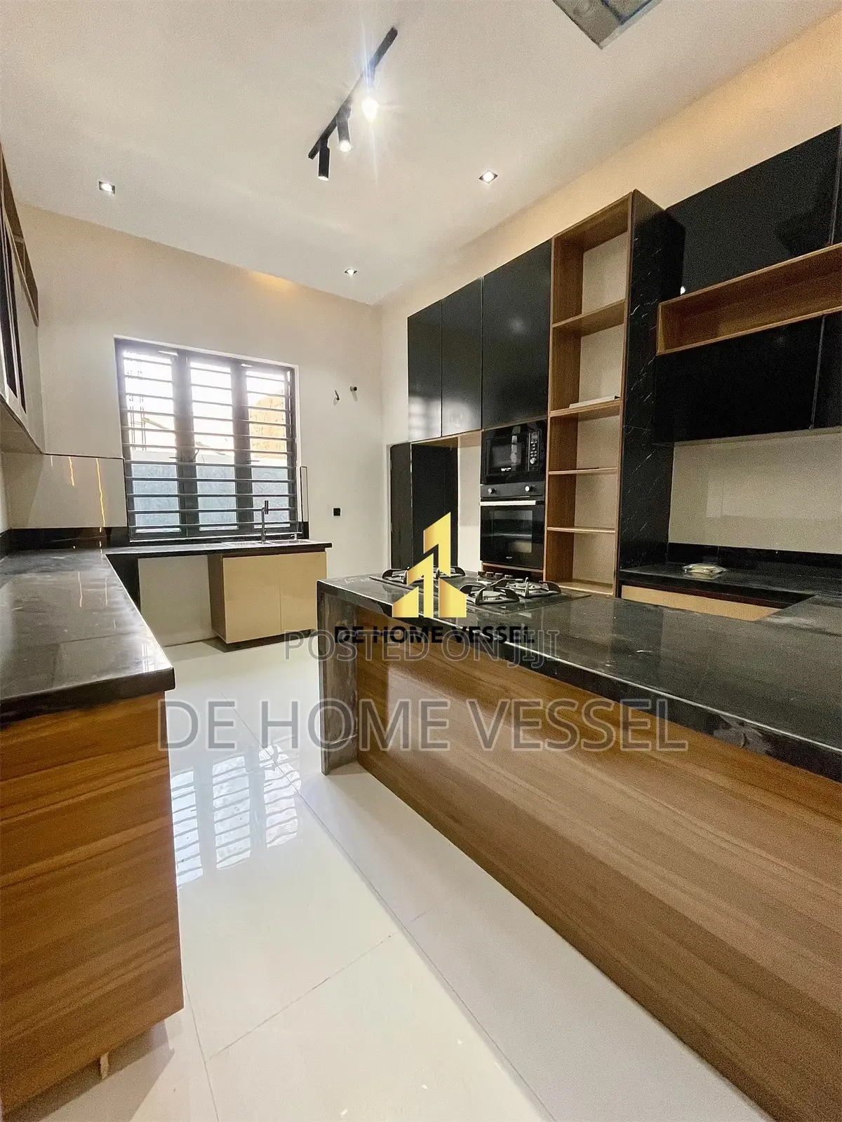 4bdrm Duplex in Lekki for sale