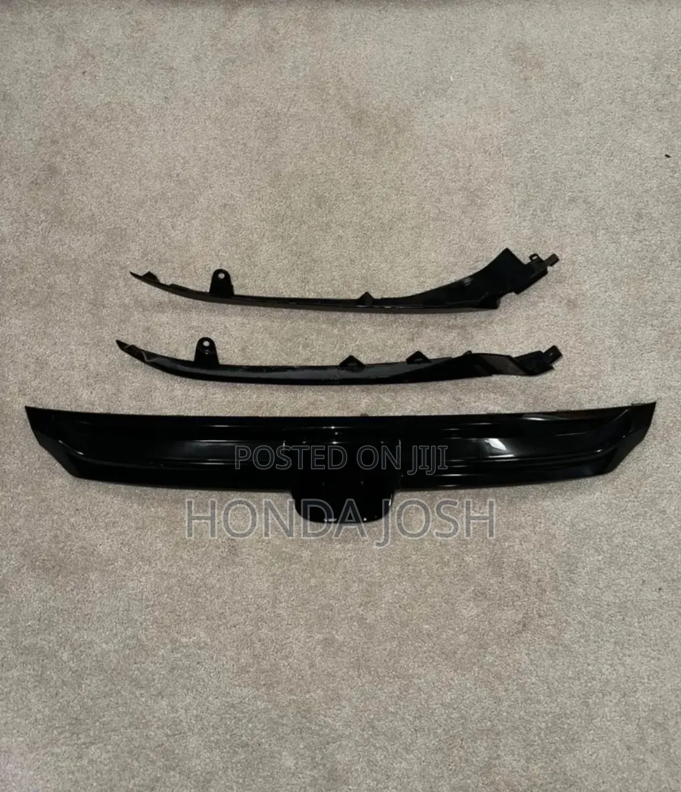 Upper Front Grille 2018/2020 Honda Accord (Glossy Black)