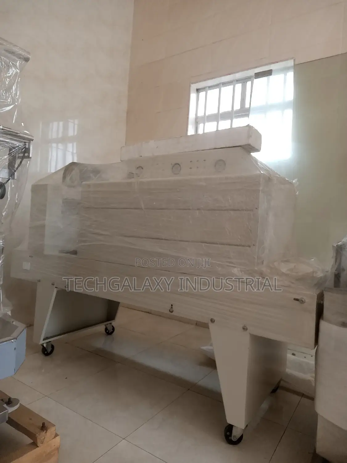 Shrink Wrapping Machine