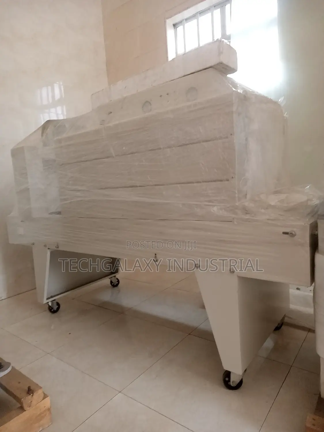 Shrink Wrapping Machine