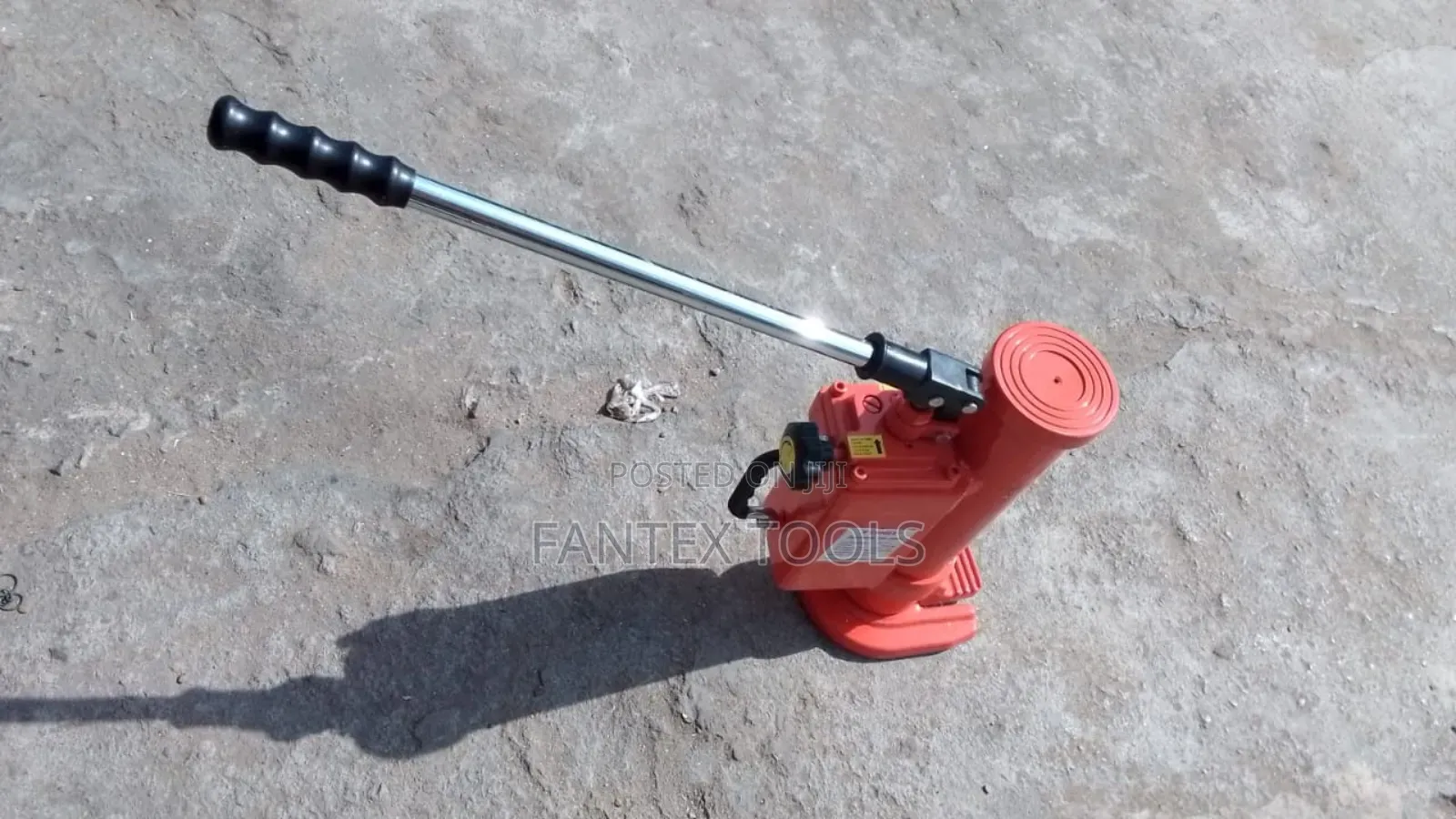 Hydraulic Toe Jack.