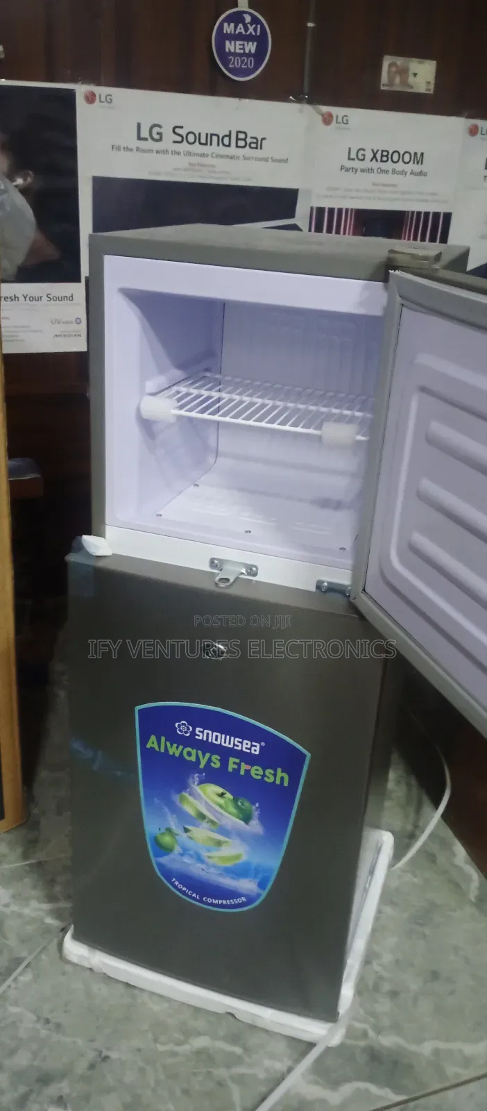 120 Liters Snowsea Double Door Refrigerator, Silver Color.