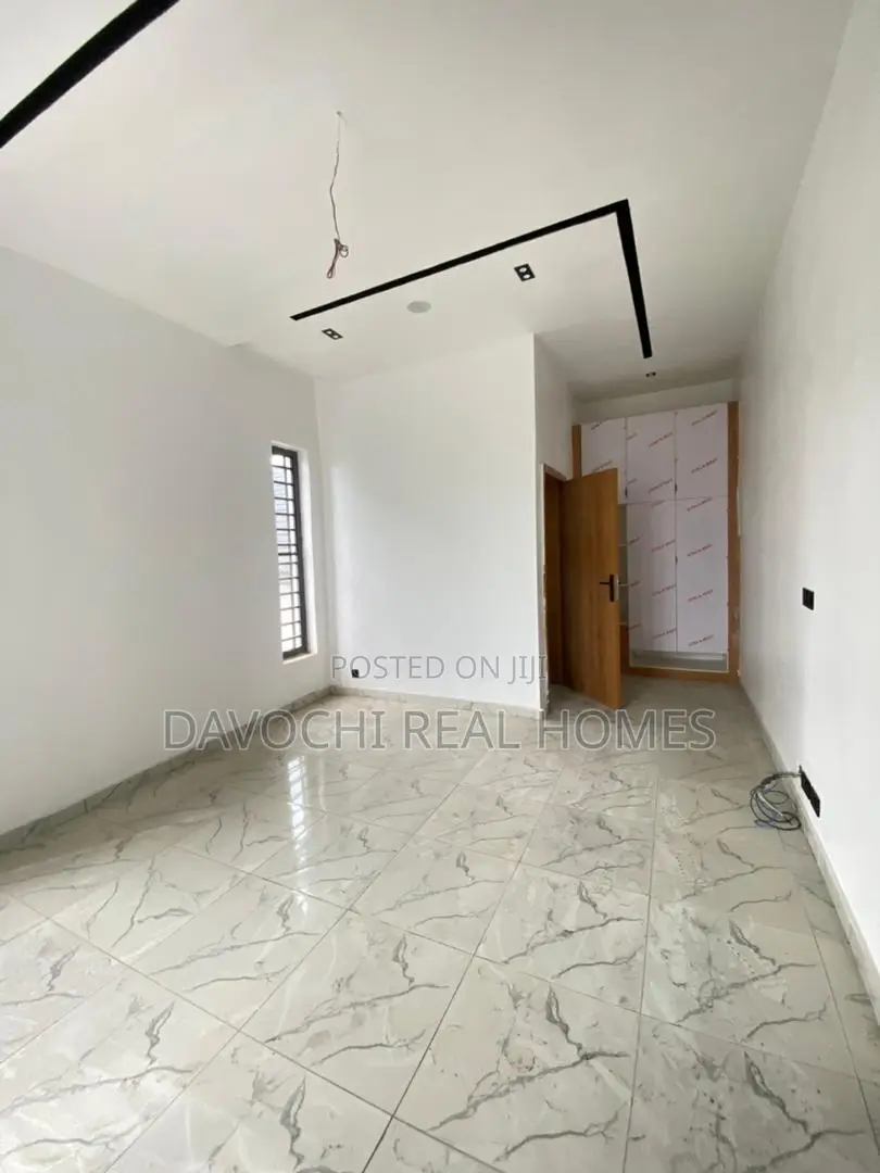 2bdrm Apartment in Ikate-Elegushi for sale
