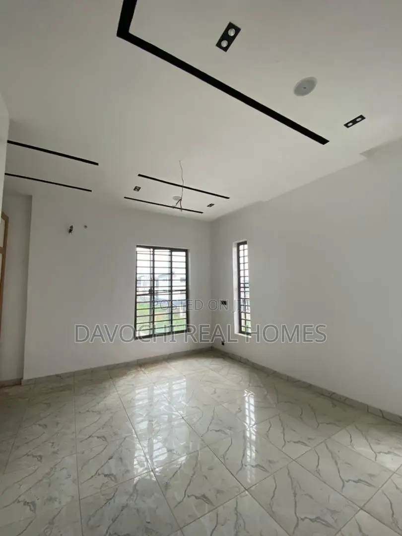 2bdrm Apartment in Ikate-Elegushi for sale