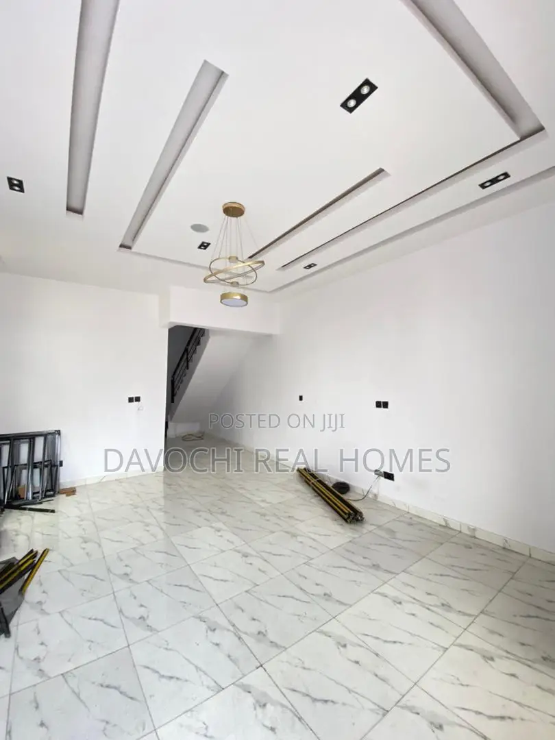 4bdrm Duplex in Ikota for sale