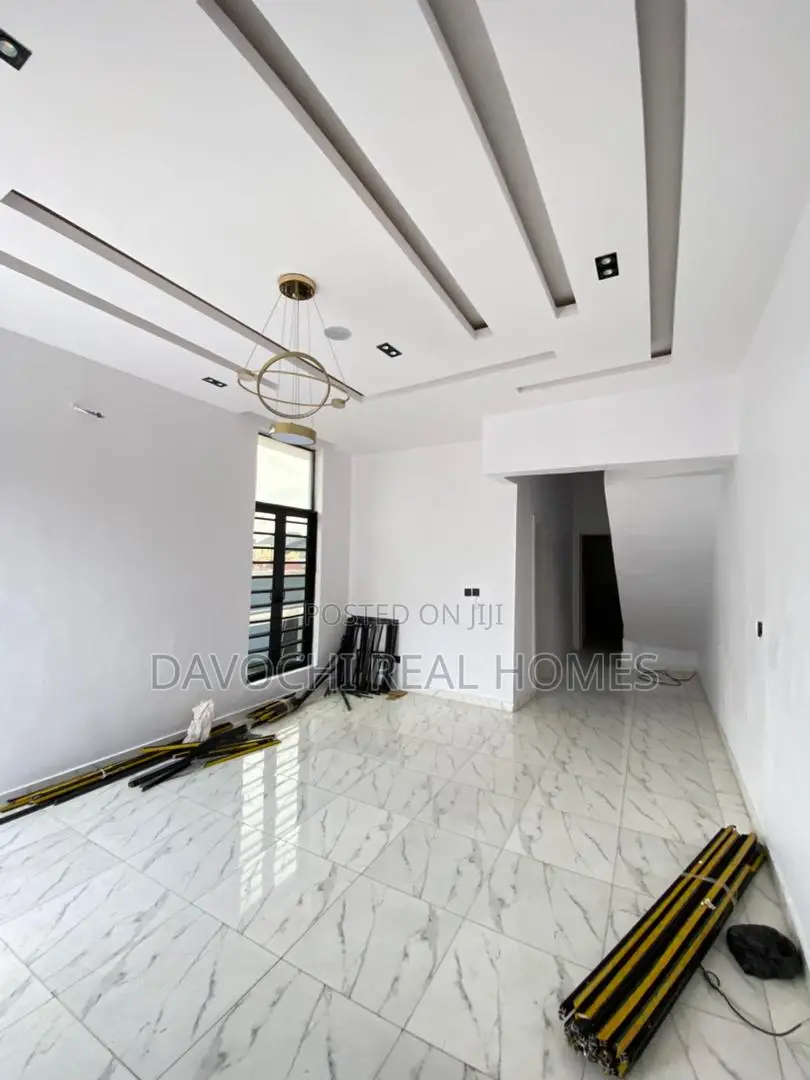 4bdrm Duplex in Ikota for sale