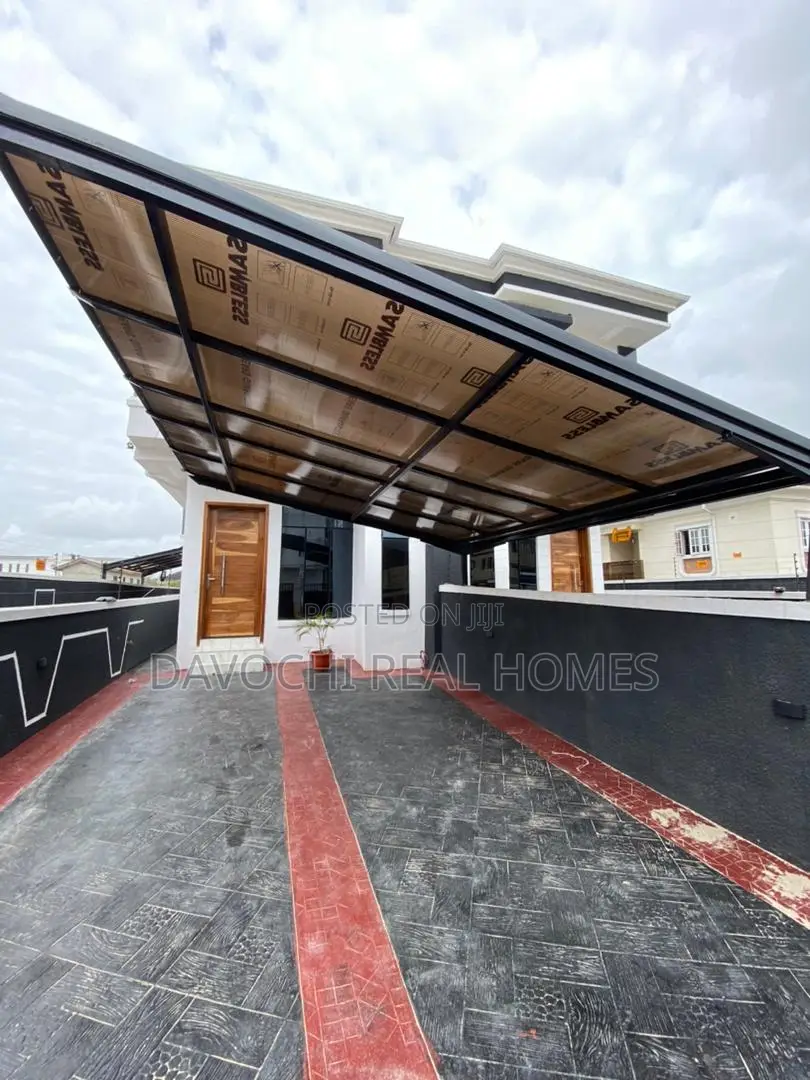 4bdrm Duplex in Ikota for sale