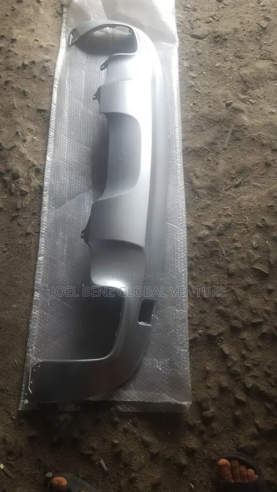 GLA250 2016 Back Bumper Crime