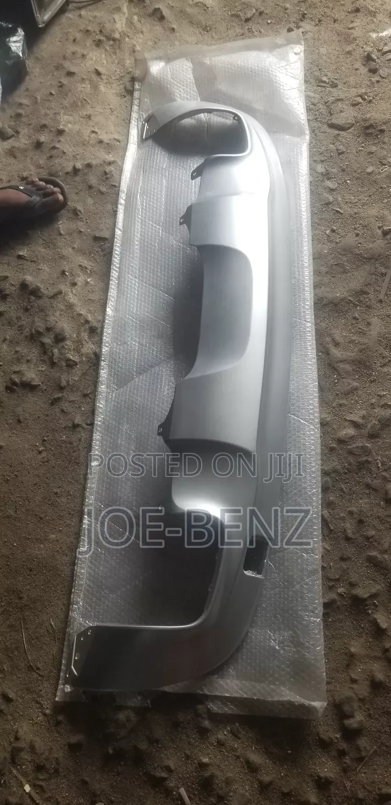 GLA250 2016 Back Bumper Crime