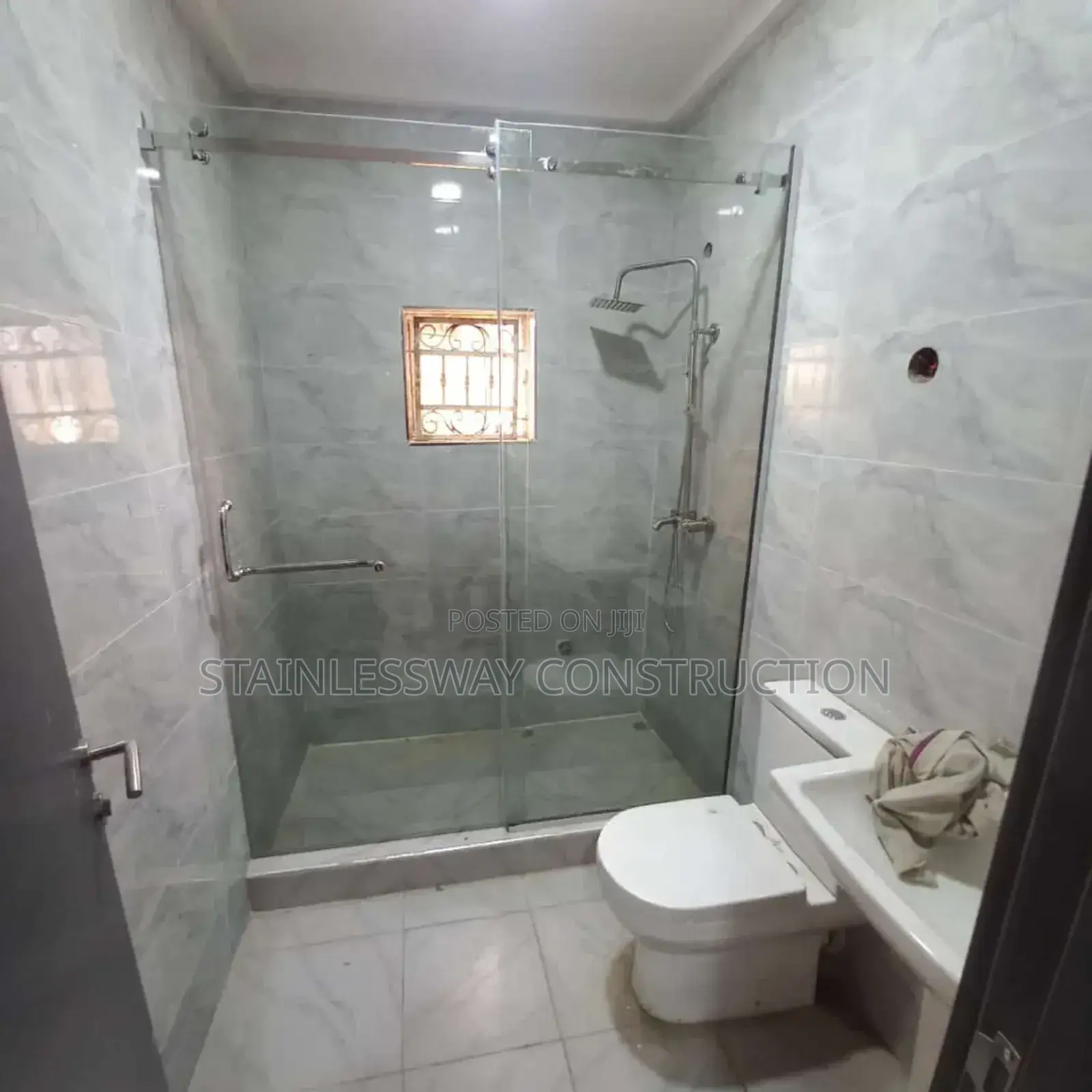 Enugu Shower Cubicle Stranded Glass