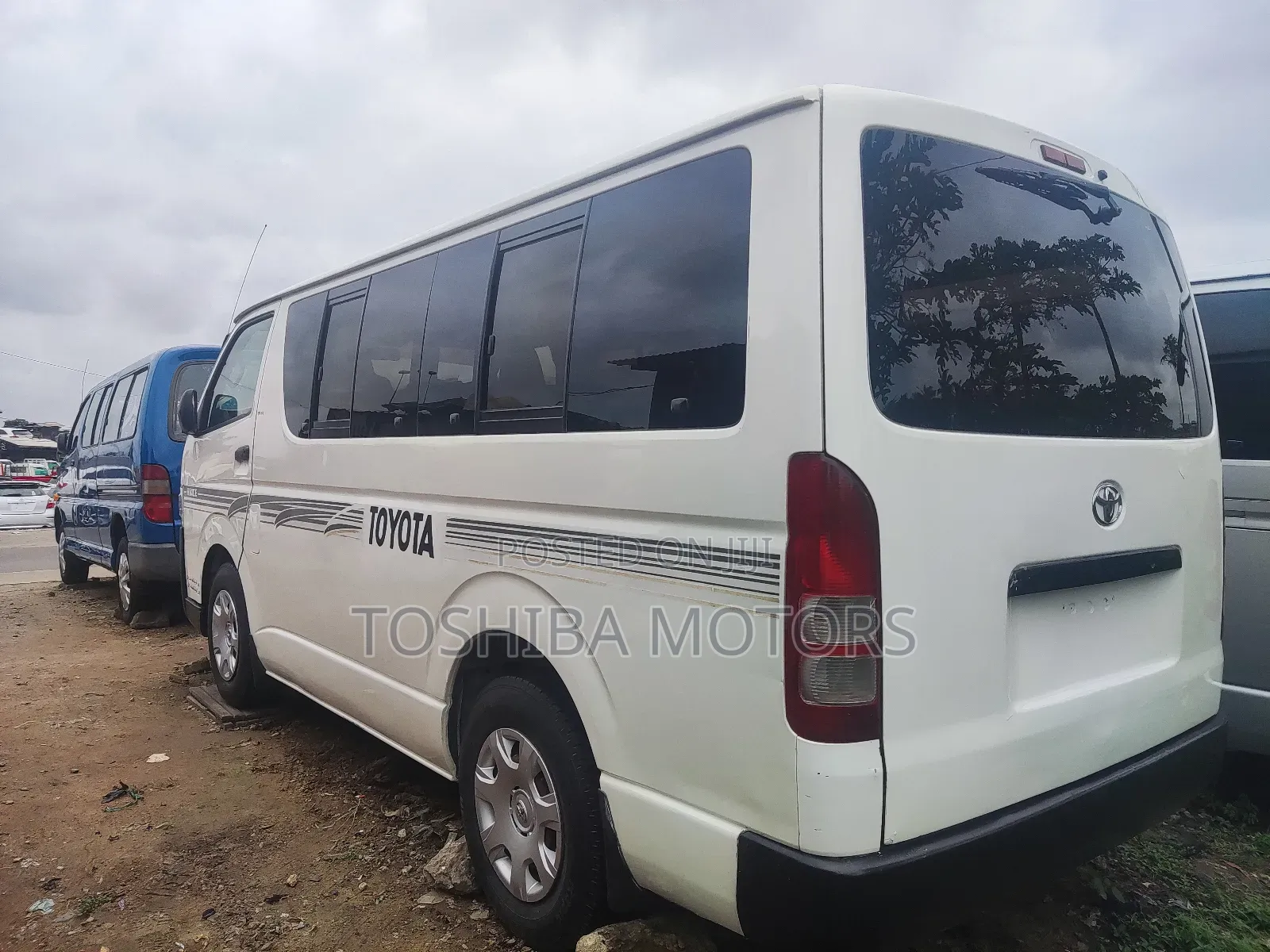 Toyota HiAce 2014 White