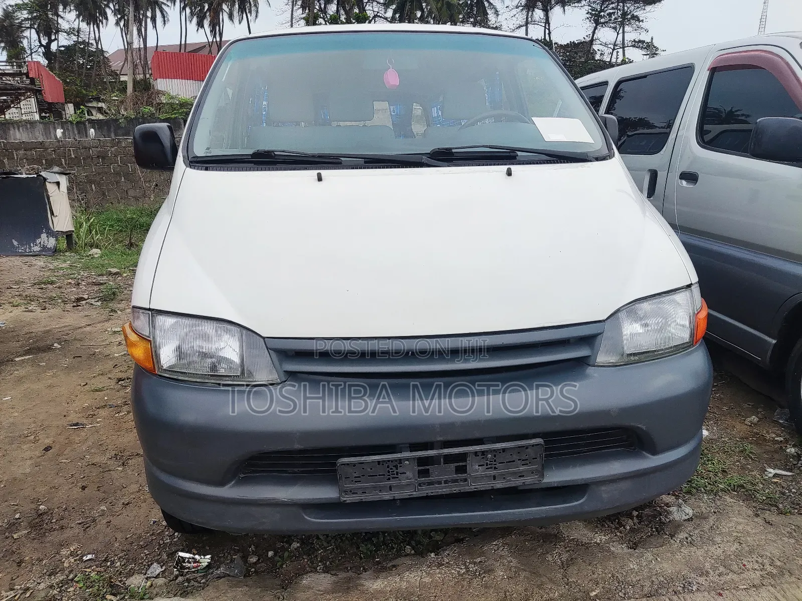 Toyota HiAce 2004 White