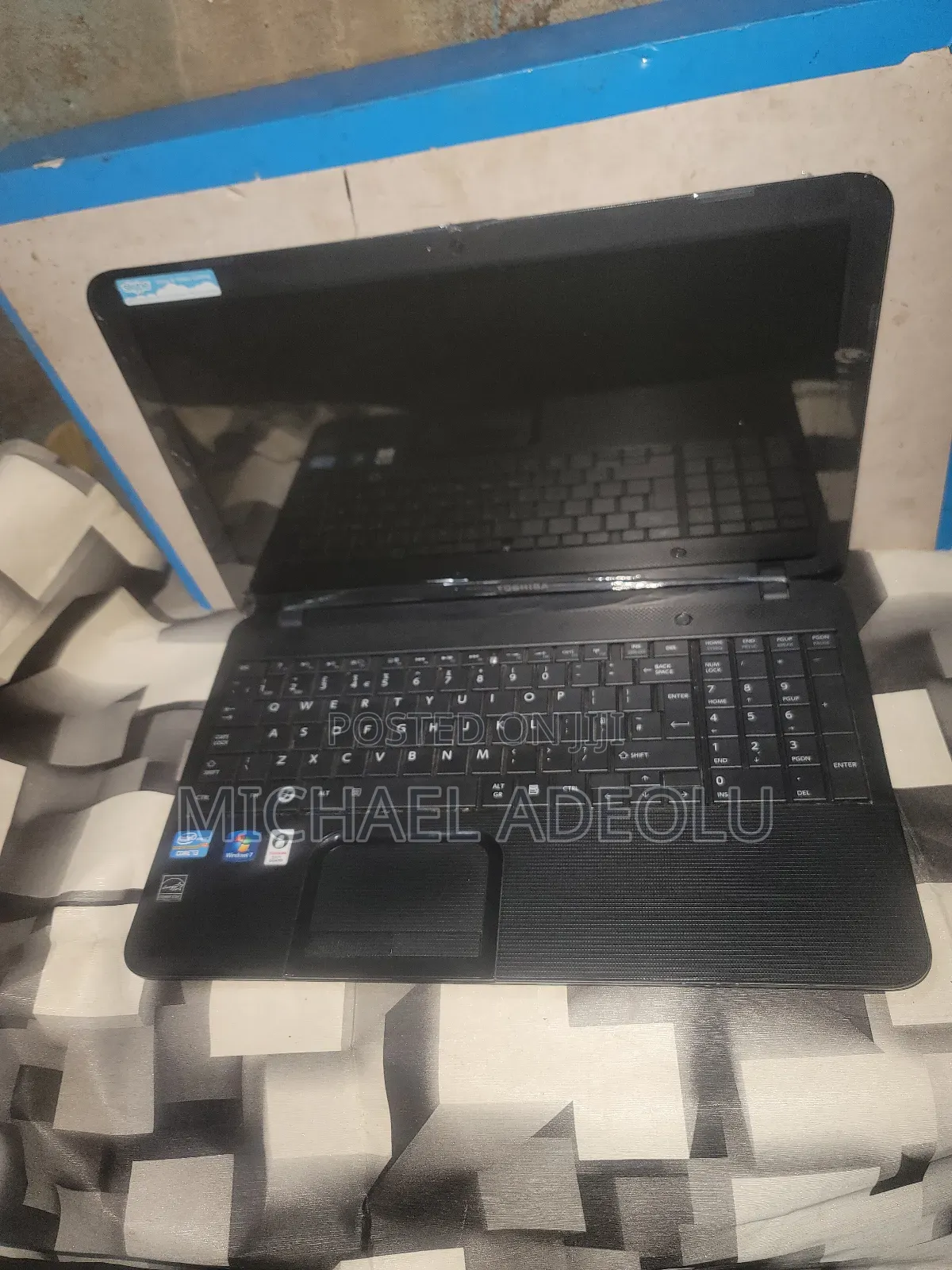 Laptop Toshiba Satellite C850 4GB Intel Core I3 HDD 320GB