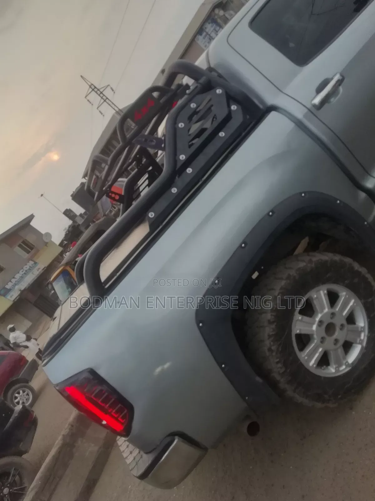 Rolling Boot Cover With Off Road Spoiler =-_:'