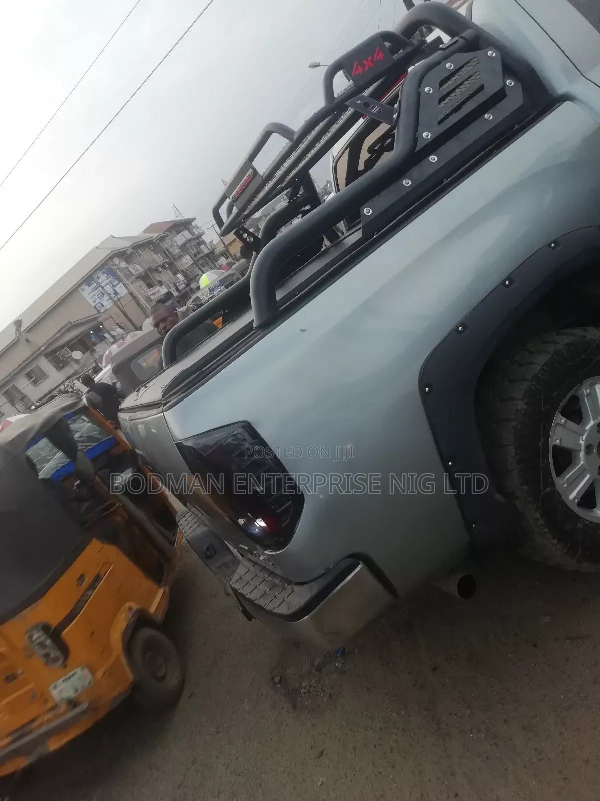 Rolling Boot Cover With Off Road Spoiler =-_:'