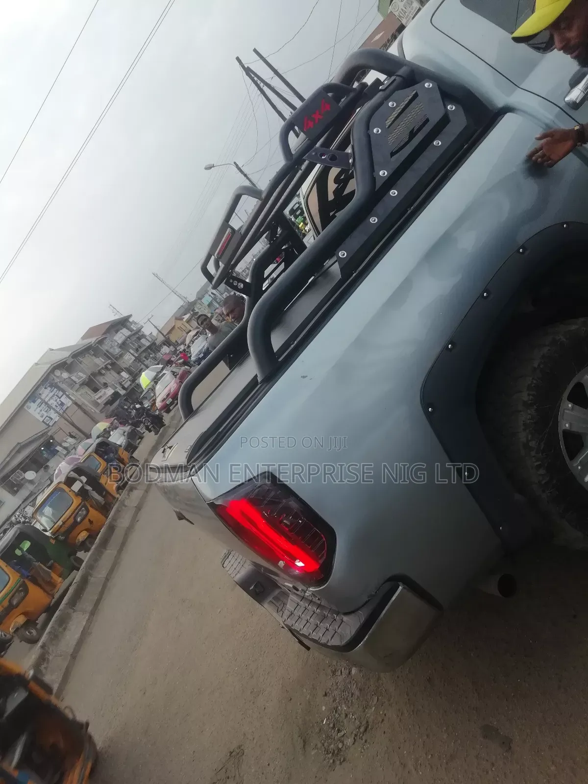 Rolling Boot Cover With Off Road Spoiler =-_:'