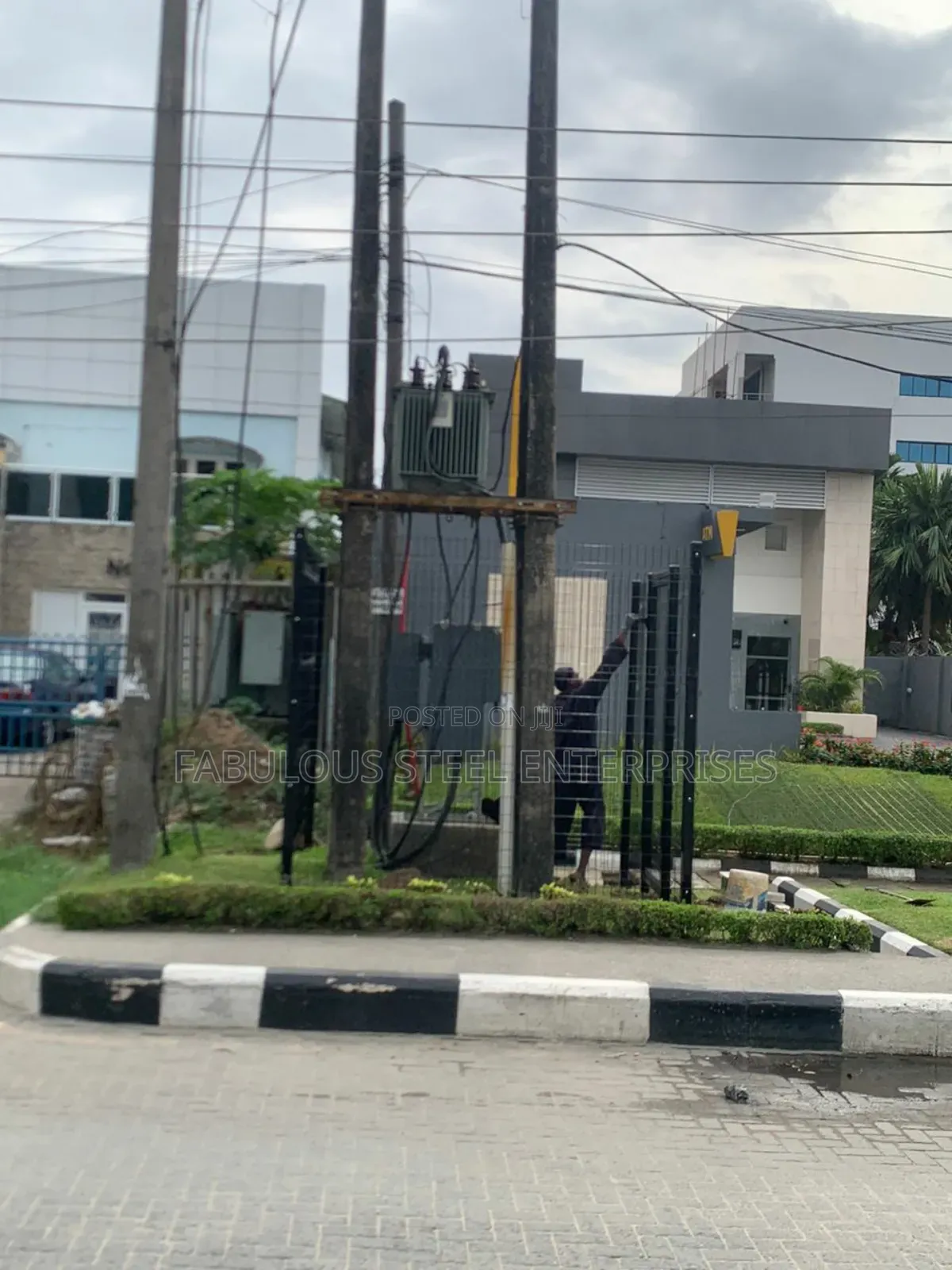 2x4 Wire Mesh Black Colour
