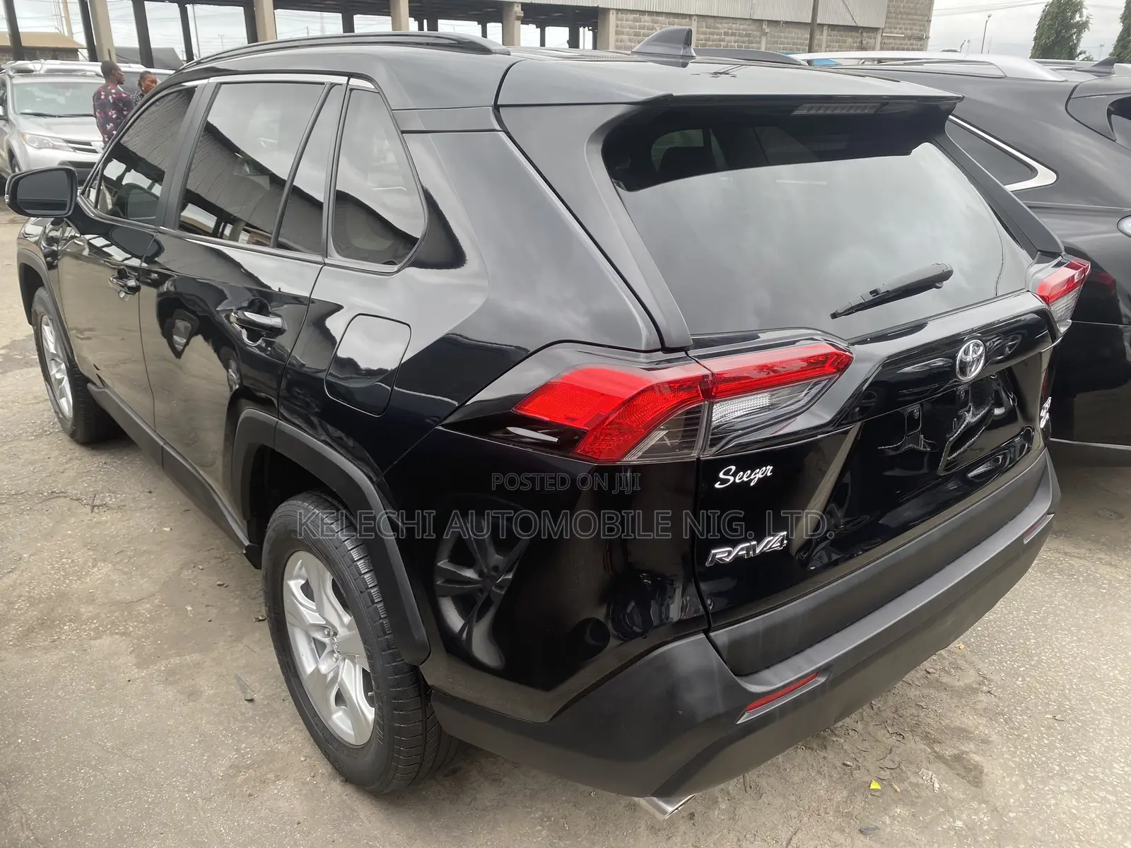 Toyota RAV4 XLE AWD 2020 Black
